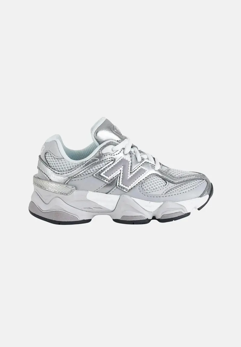 9060 Sneakers