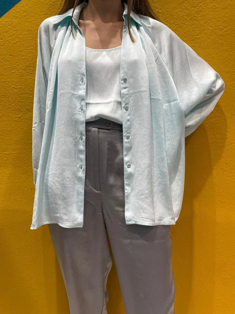 camicia over effetto raso