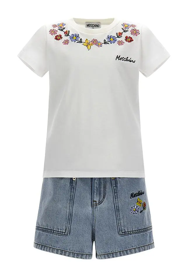 Completo t-shirt e shorts con ricamo a fiori