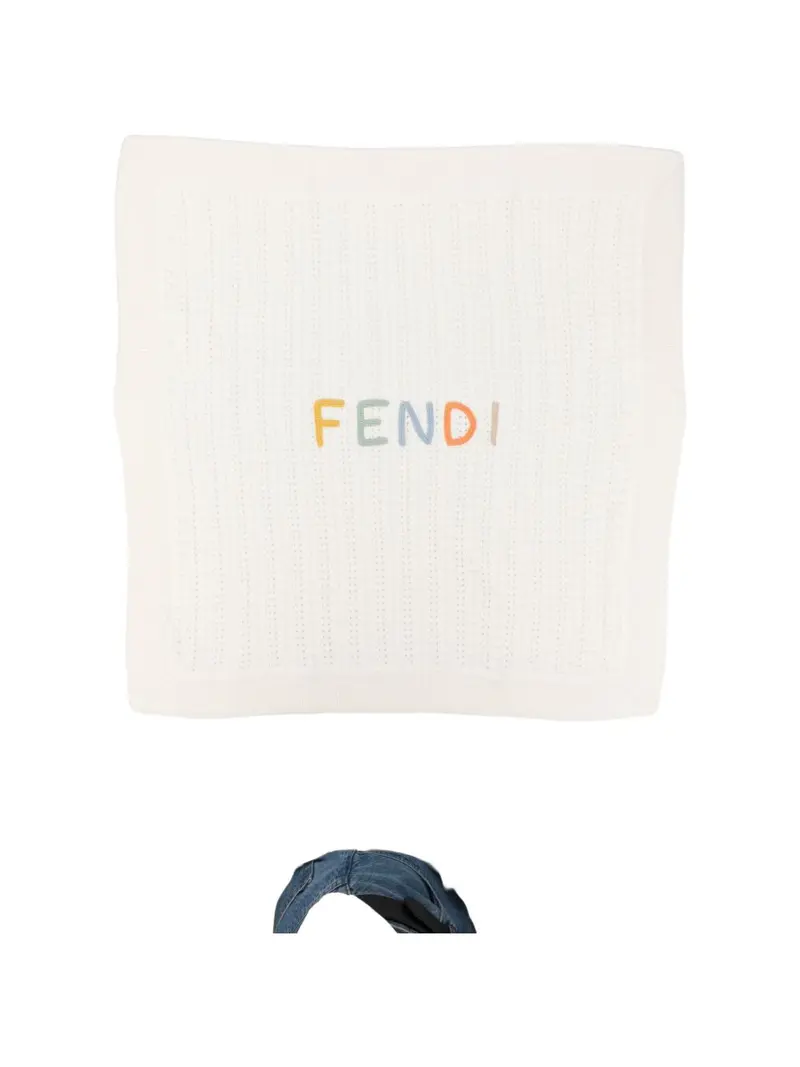 Coperta bianca per neonato