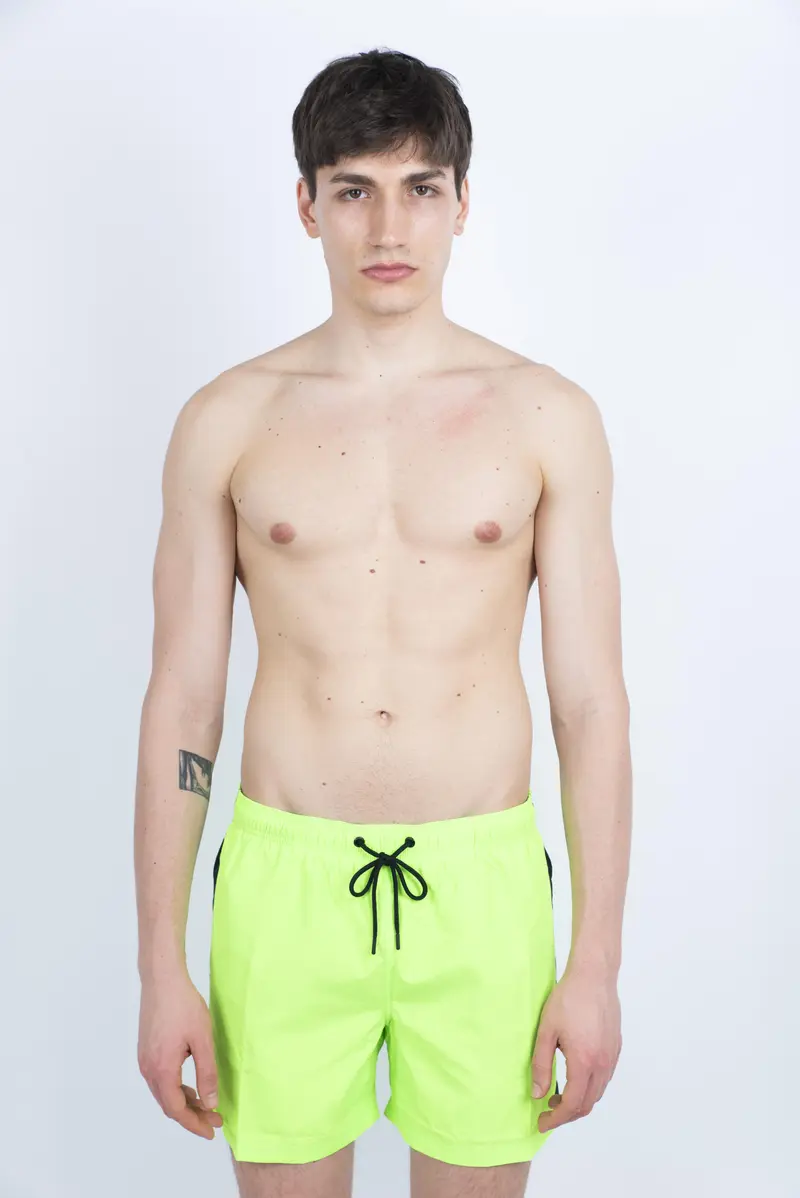 Costume da bagno corto vita elasticata con blocco colore a contrasto verde