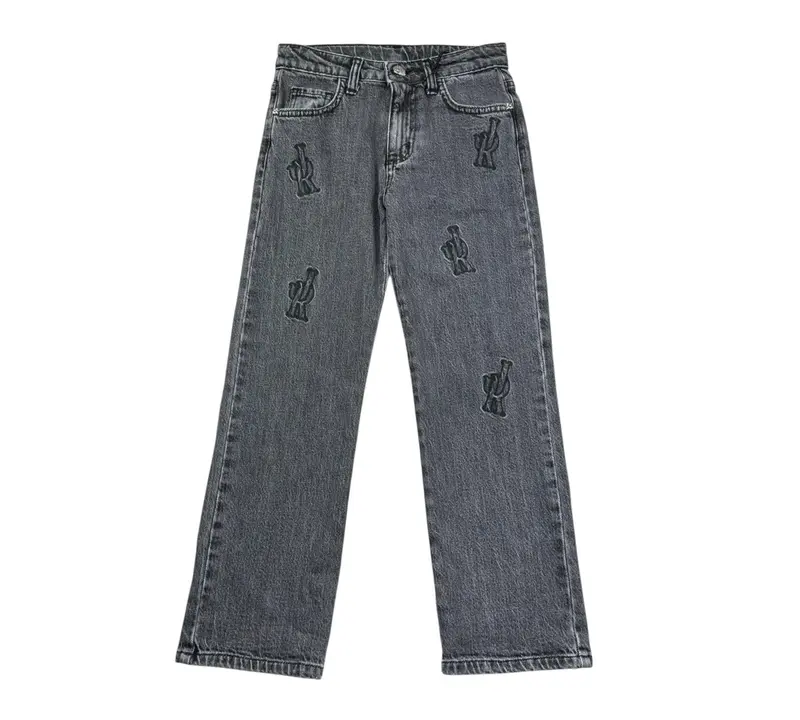 Jeans con ricami
