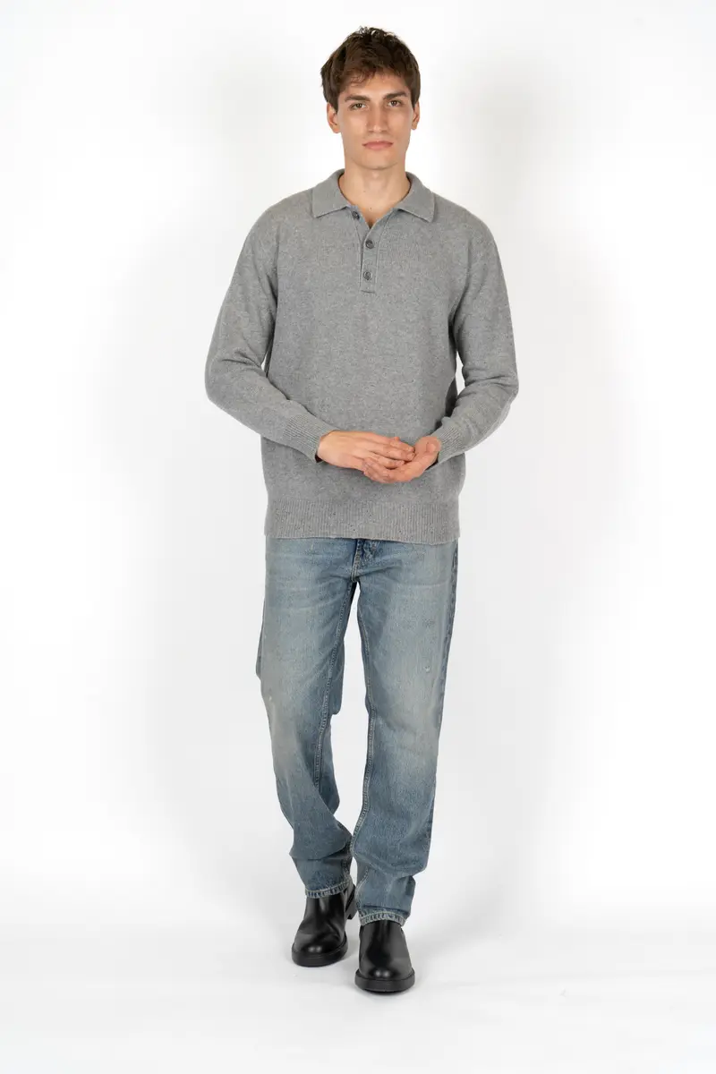 Maglione con colletto e bottoni