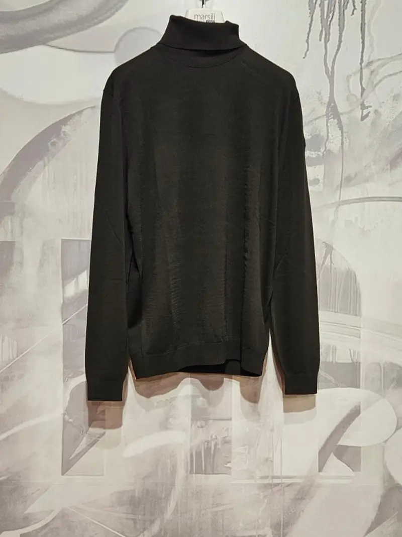maxell turtleneck