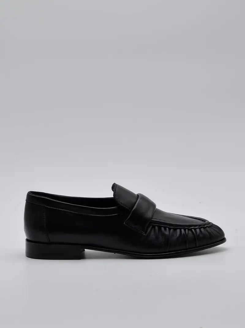 mocassino con passante plissettato