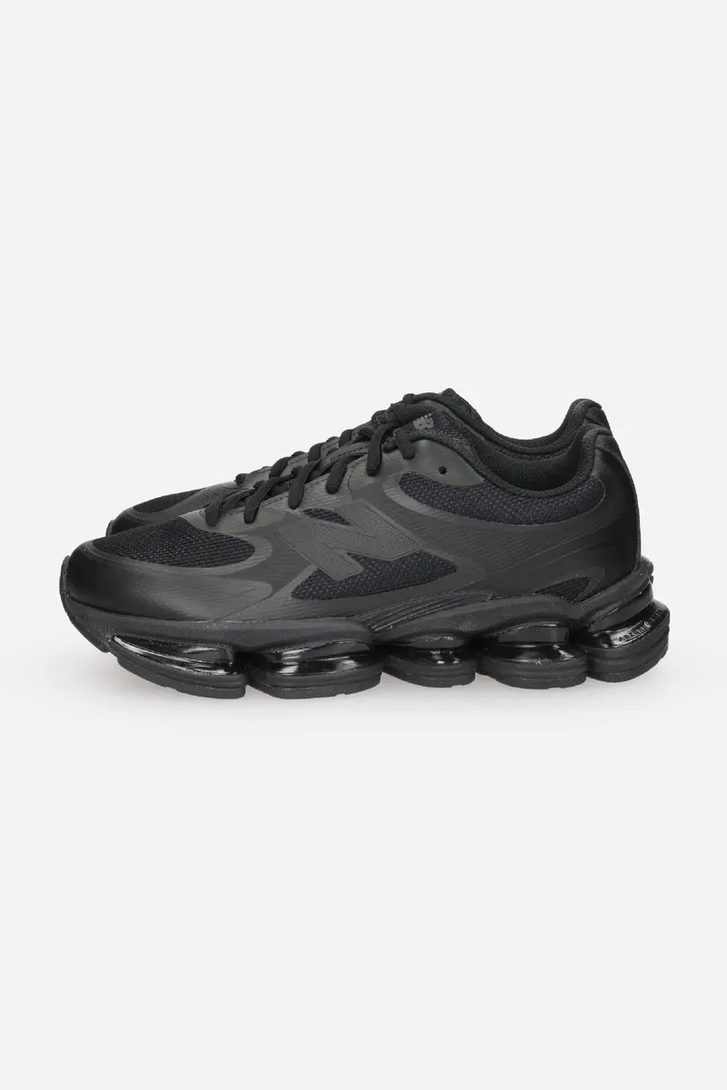 NEW BALANCE - U 2000 5L0 Sneakers