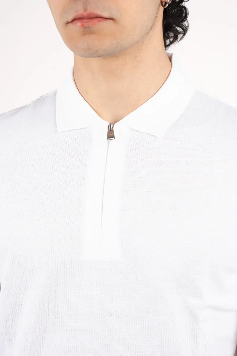 Polo con chiusura a zip