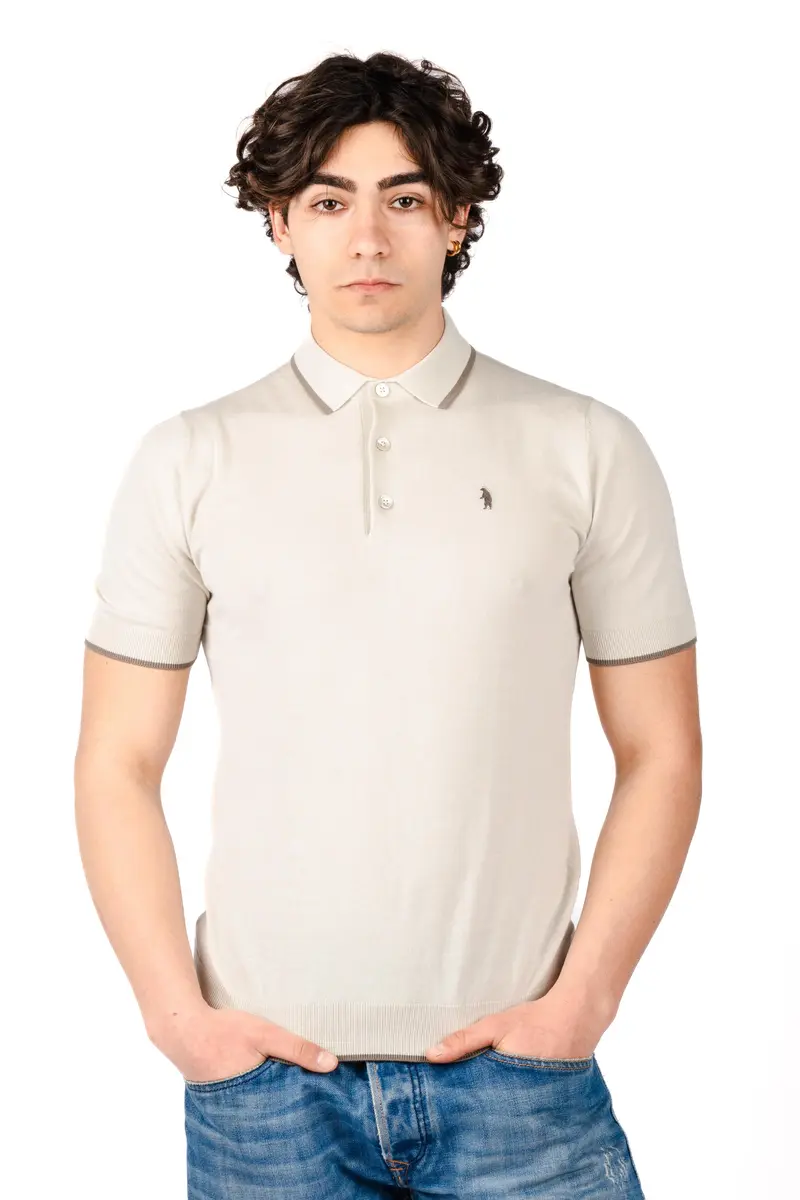 Polo con dettagli a contrasto