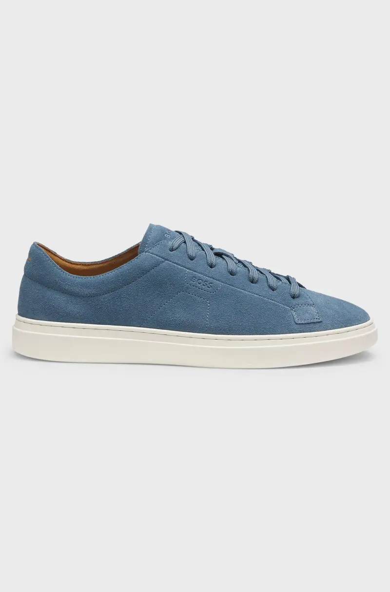 Sneakers in pelle scamosciata con logo goffrato
