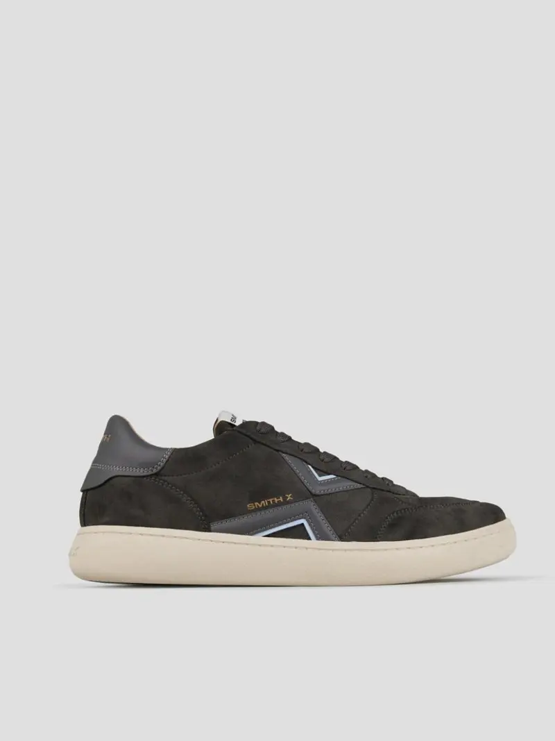 sneakers ocean