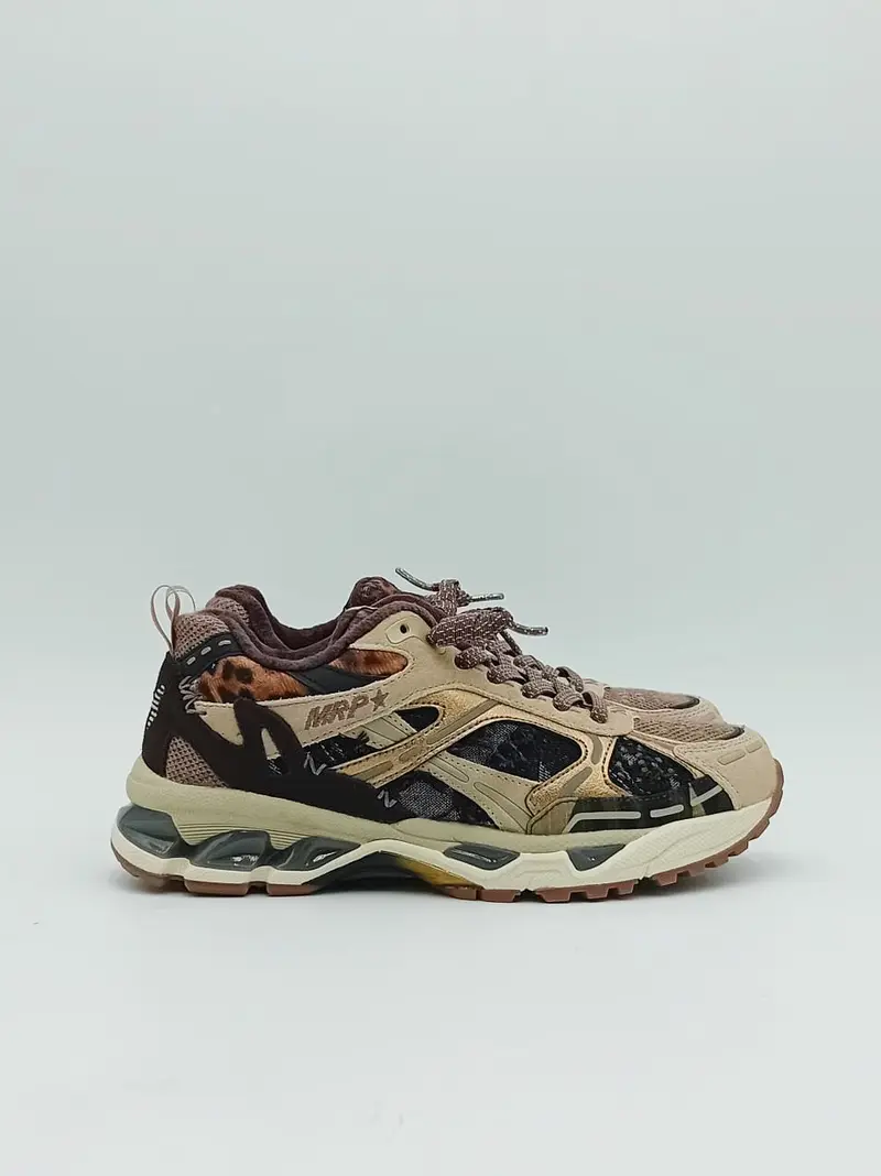 sneakers running