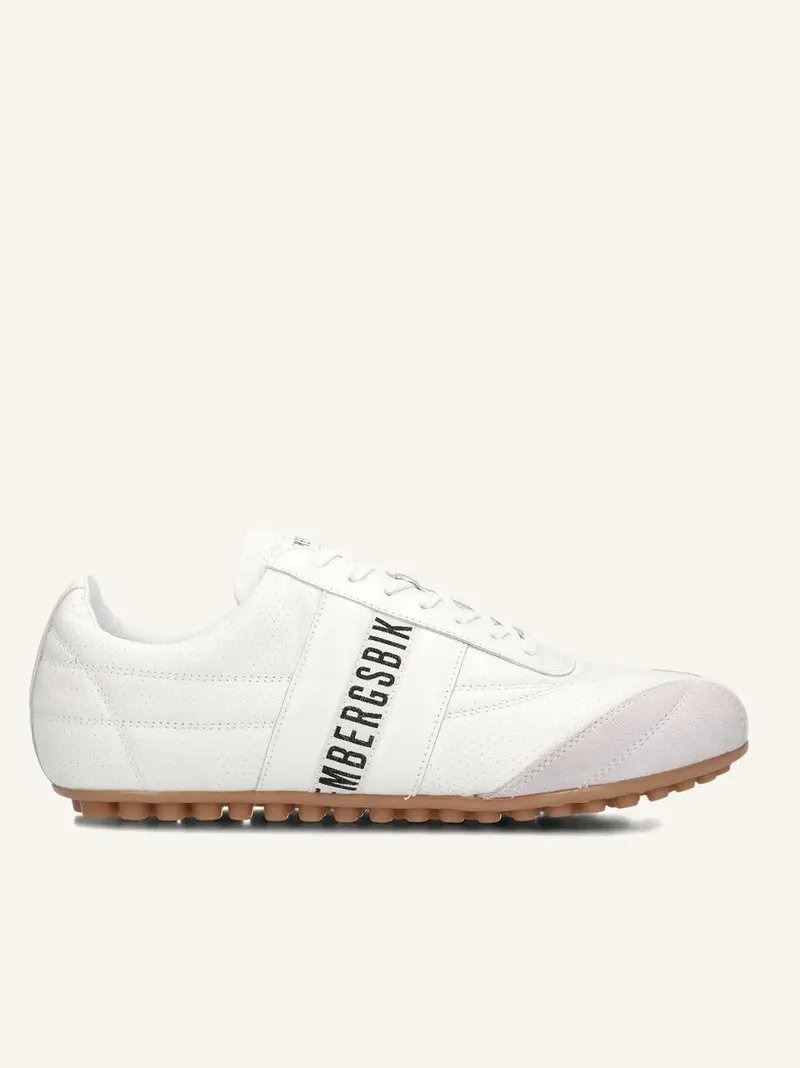 sneakers soccer