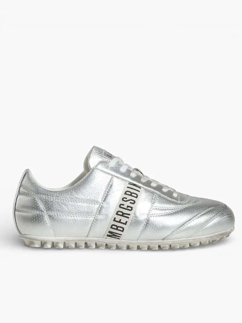sneakers soccer