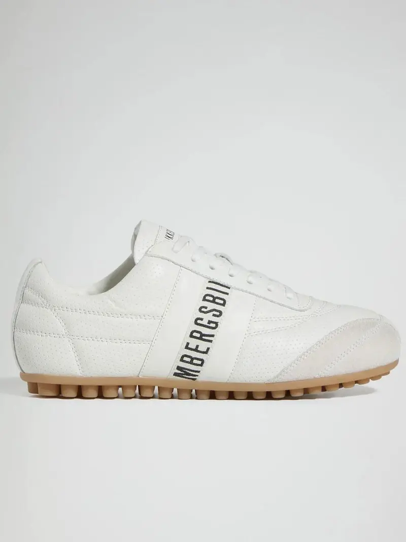 sneakers soccer
