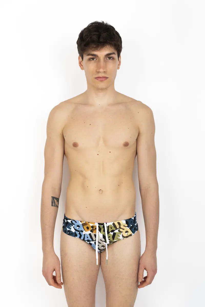 Swim Brief con all over logo