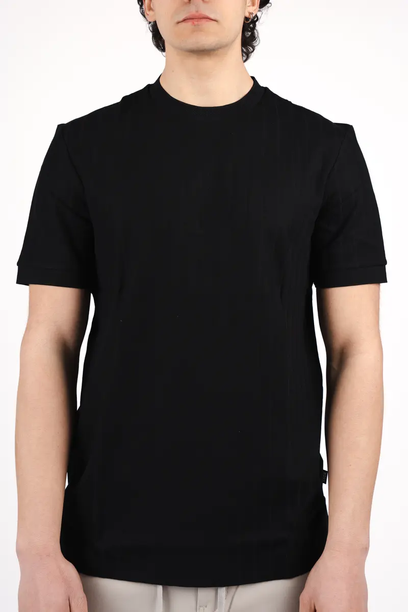 T-shirt con righe verticali