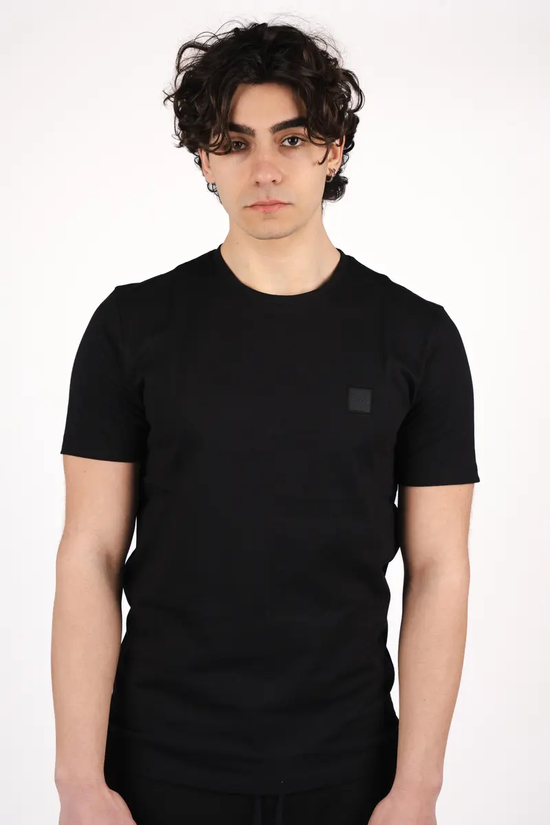 T-shirt con toppa con logo