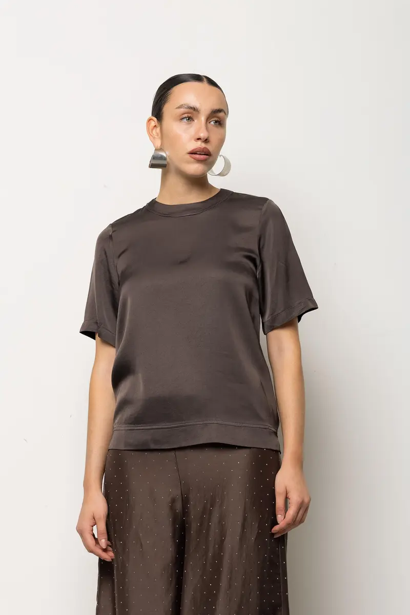 T-shirt girocollo in raso
