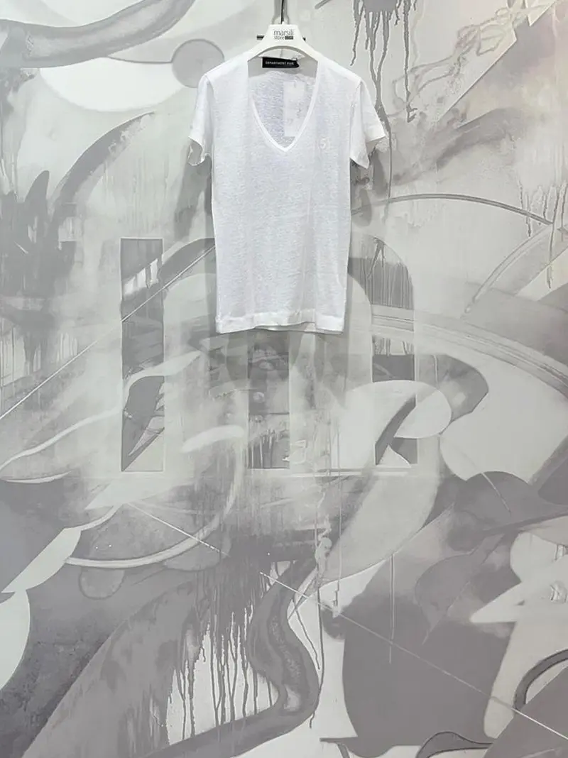 t-shirt in lino