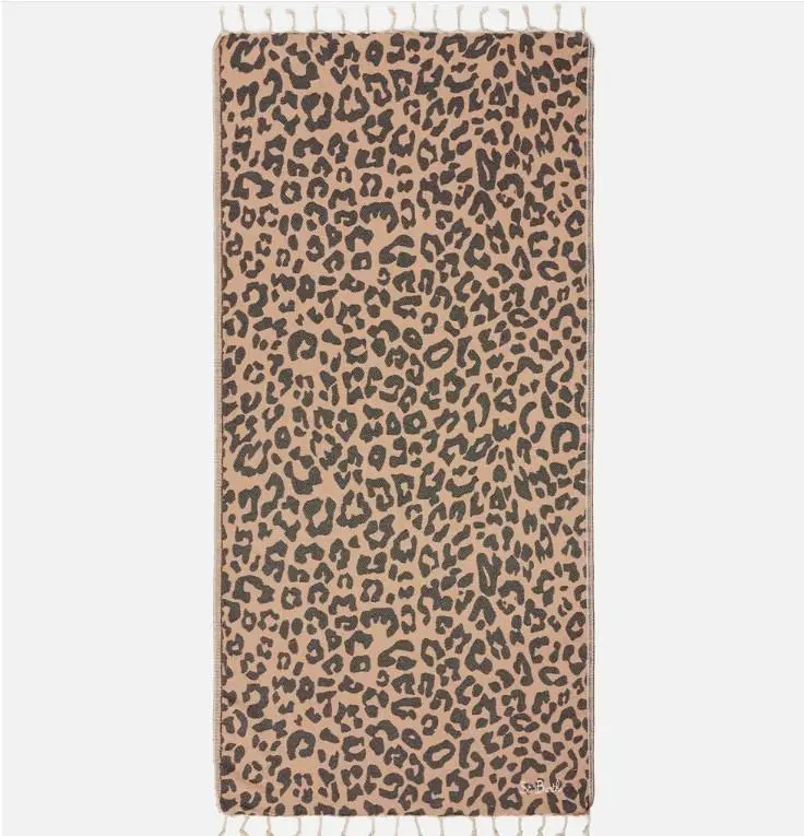 Telo mare Foutas in cotone jacquard con fantasia leopardata